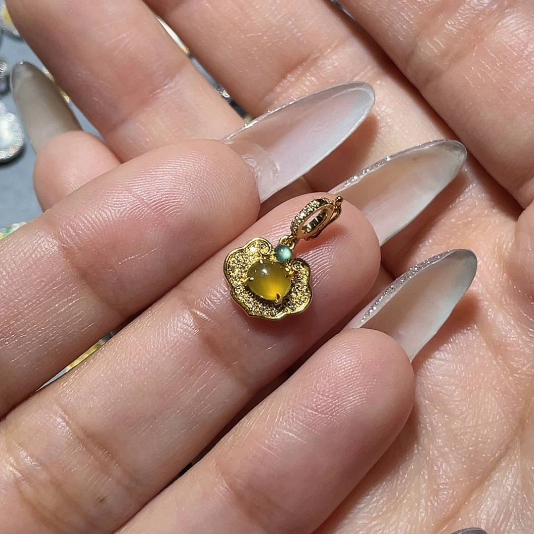 吊坠(不含链)18K金镶嵌翡翠