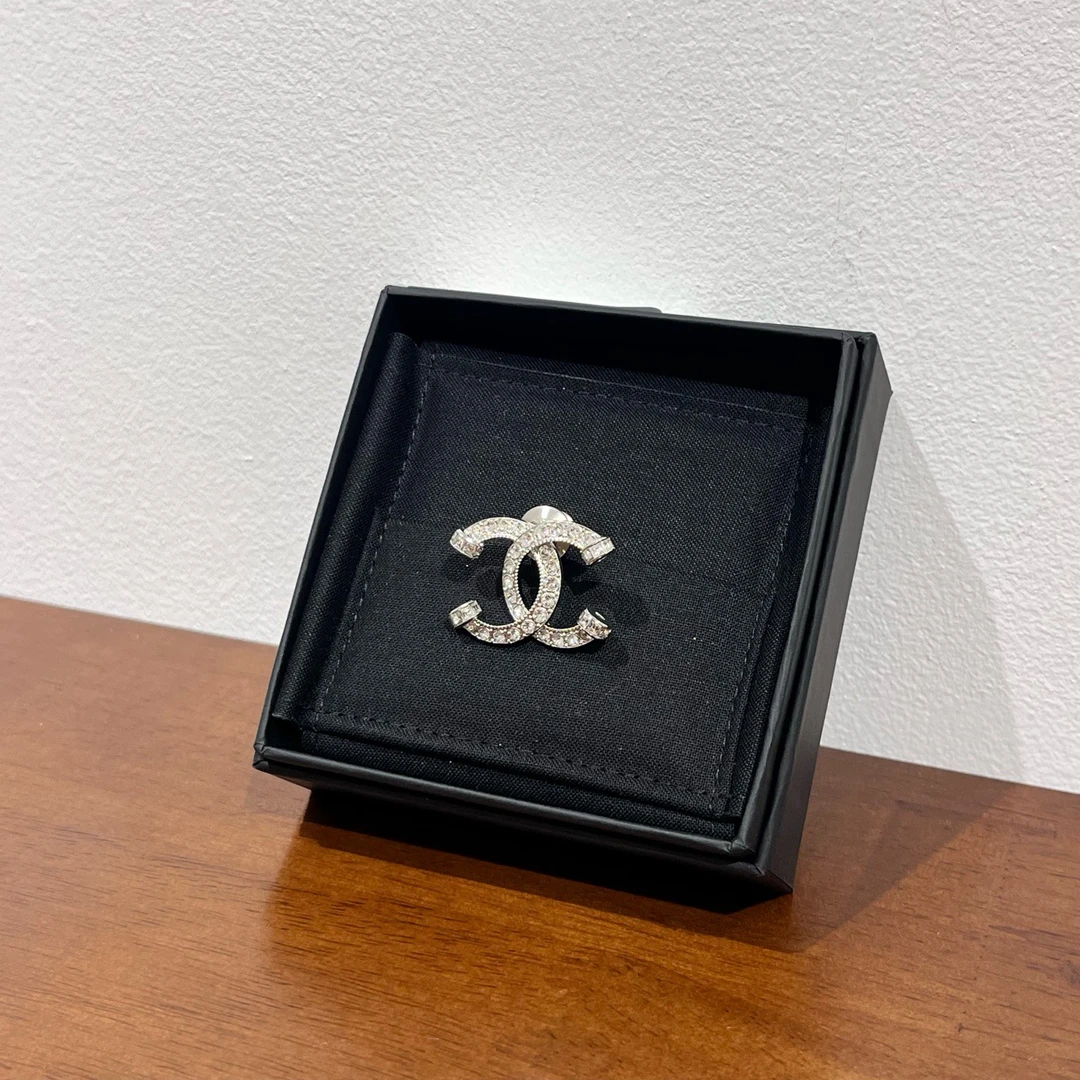 99新 Chanel/香奈儿 23P满钻双C 时尚胸针