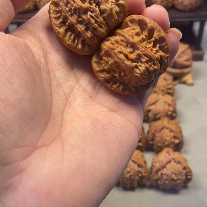 蛟***龙把件文玩核桃白奔