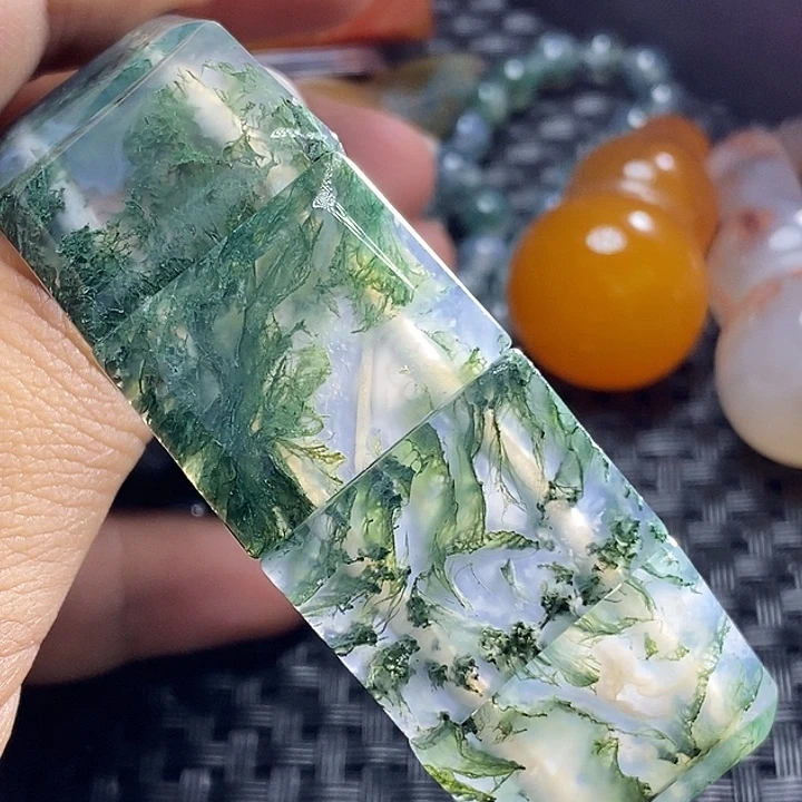 丁***村玛瑙/玉髓颈饰未镶嵌