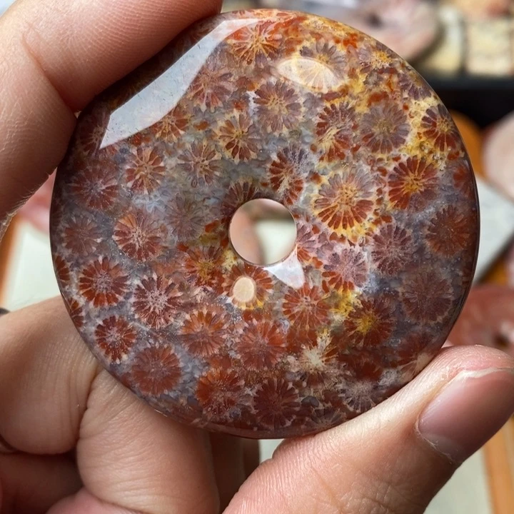 硅化玉颈饰未镶嵌食**邦