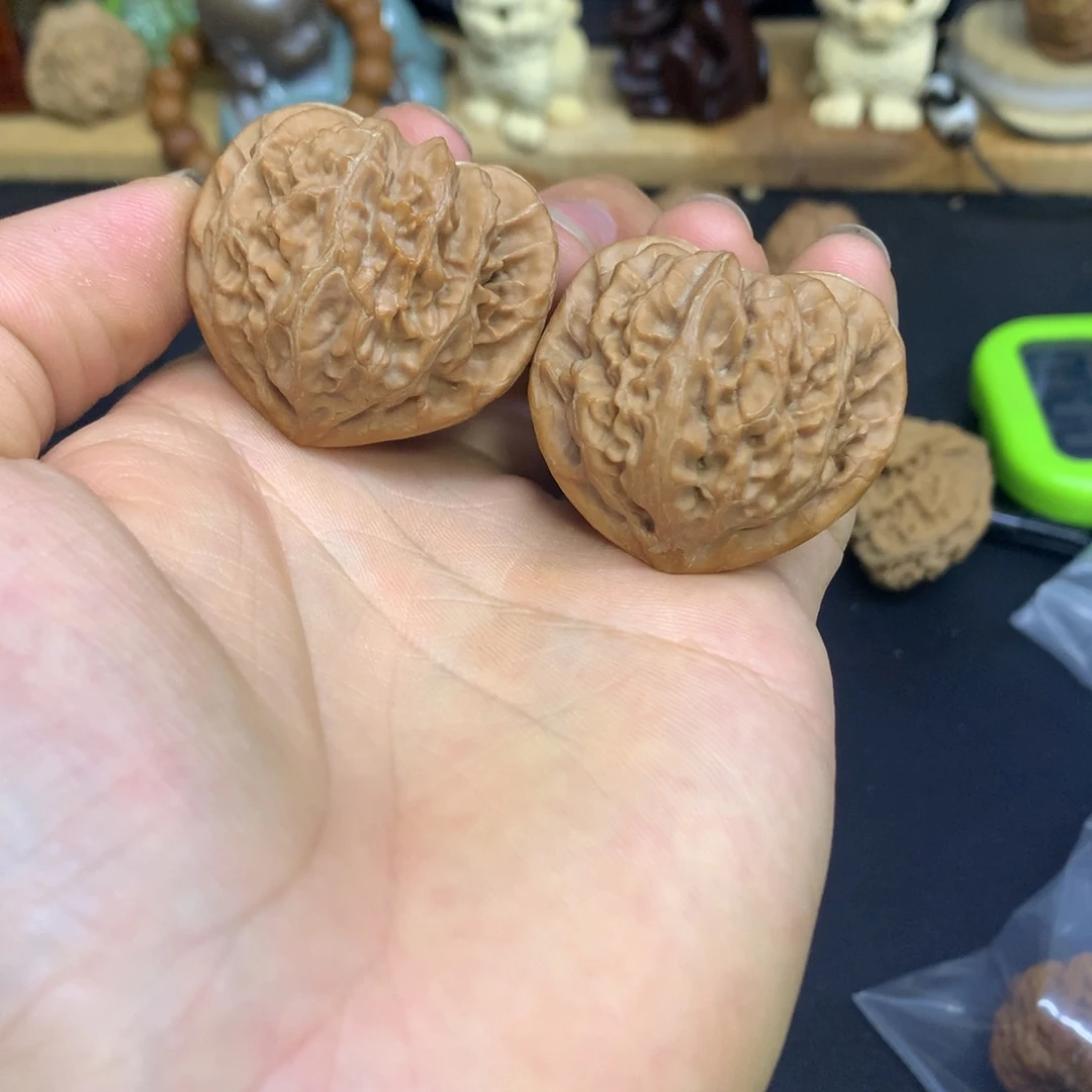 文玩核桃把件40红皮灯（微修）