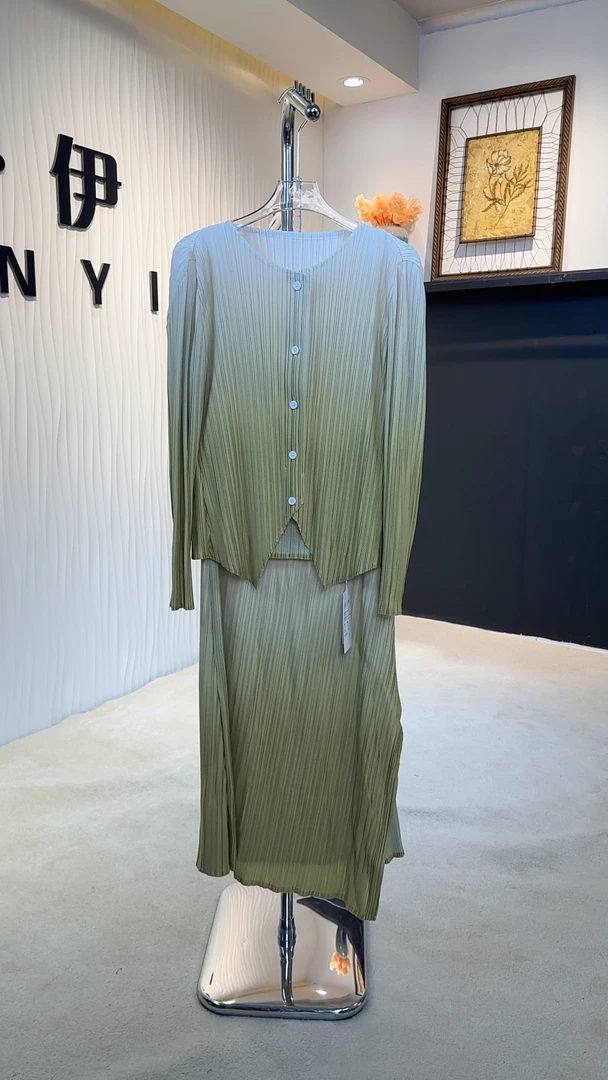 【叁伊】法式优雅褶皱长袖外套春秋季通勤女装长款上衣清仓24