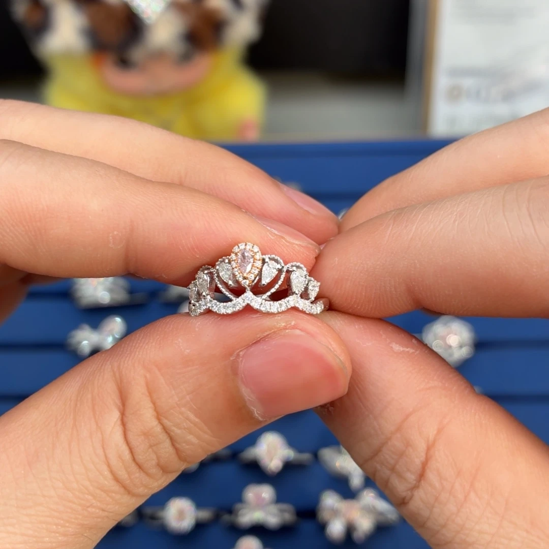 戒指/指环18K金镶嵌钻石粉钻戒指