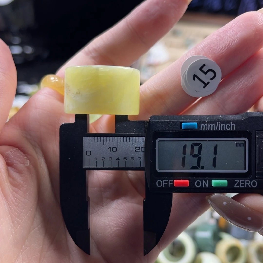 蛇纹石玉未镶嵌戒指
