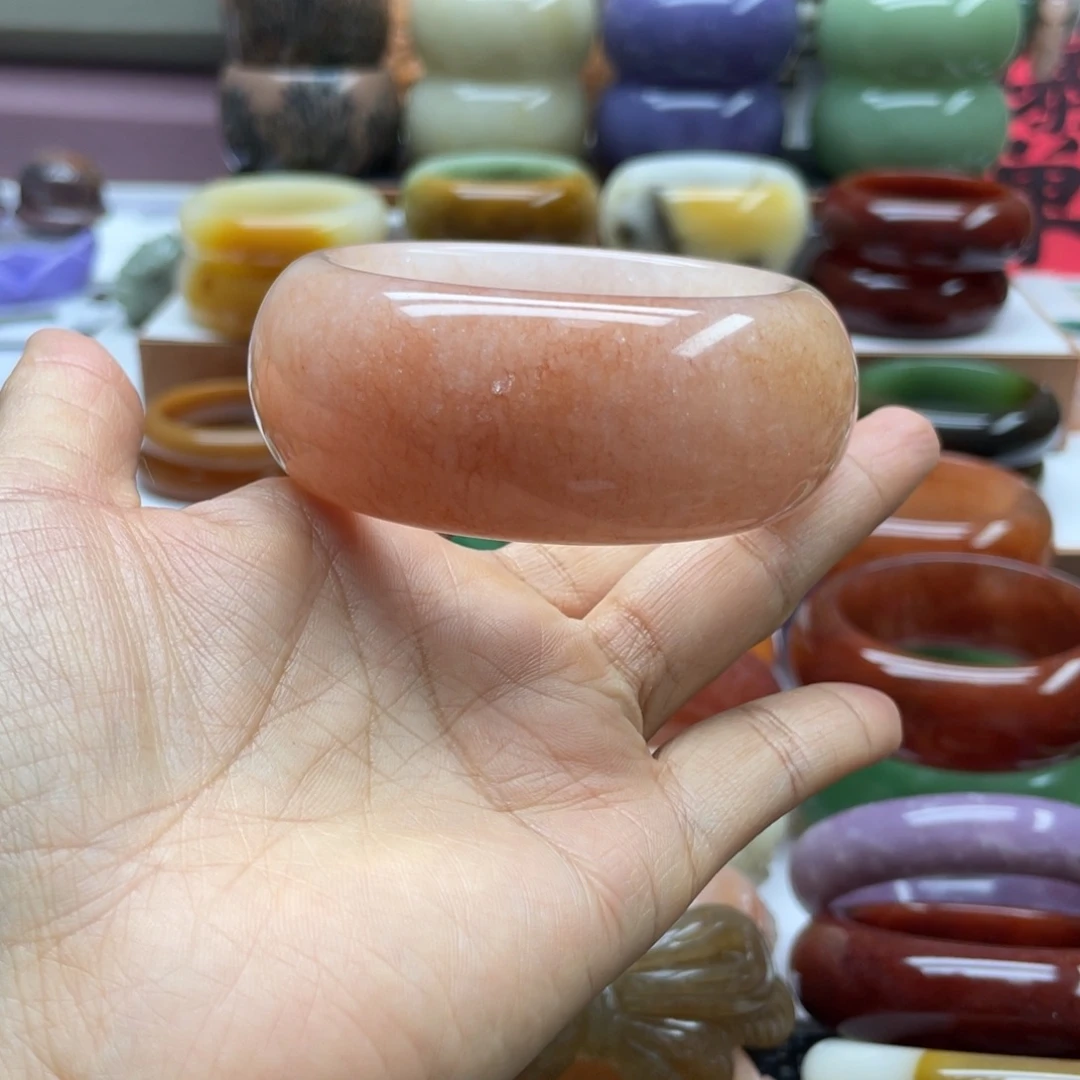 绿***林石英岩玉未镶嵌手镯