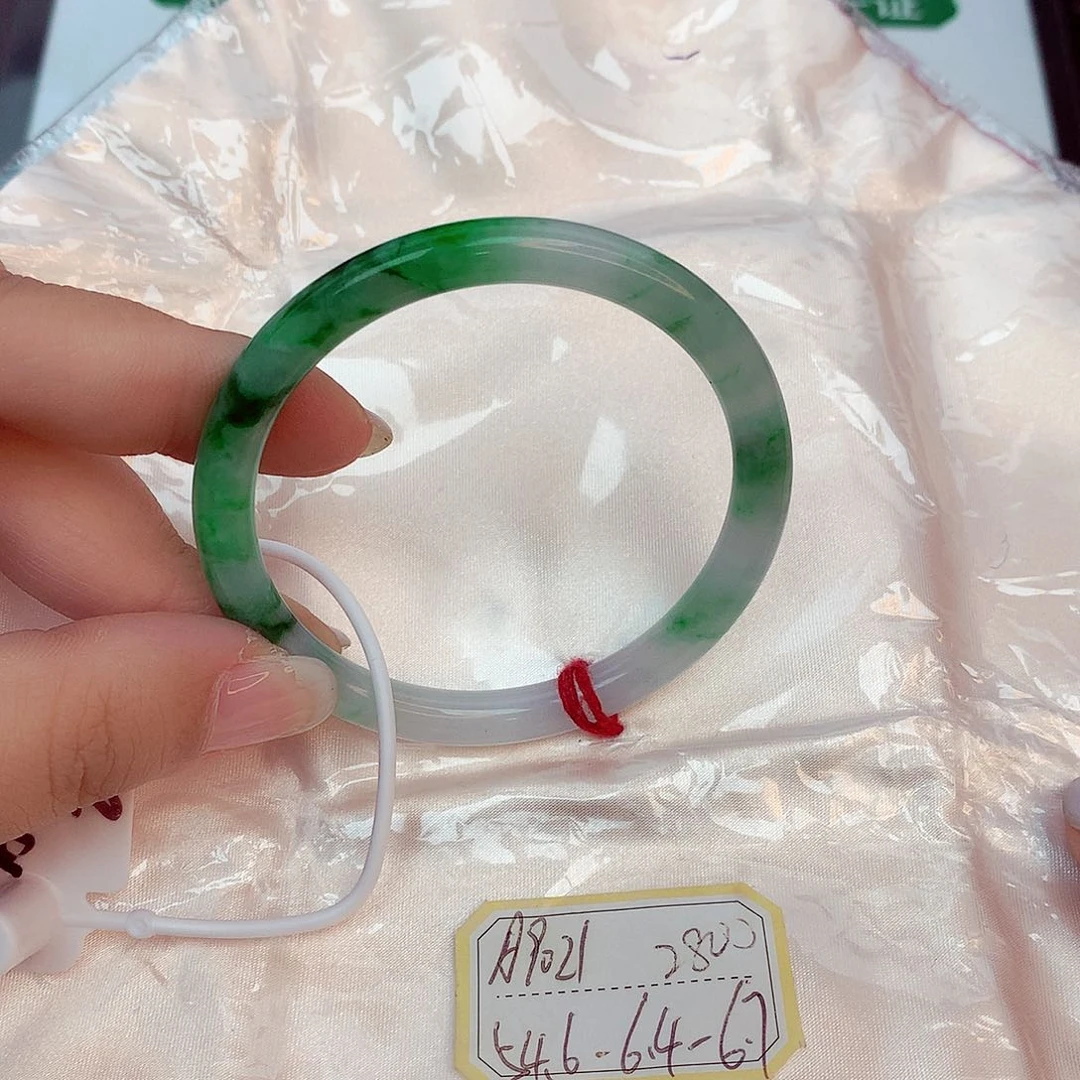 翡翠手镯未镶嵌缅甸翡翠
