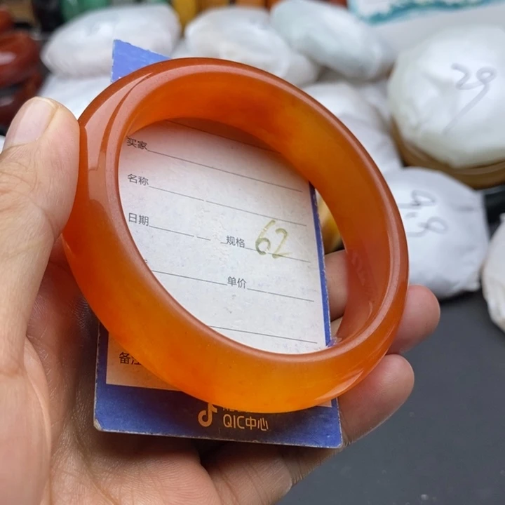 石英质玉未镶嵌手镯
