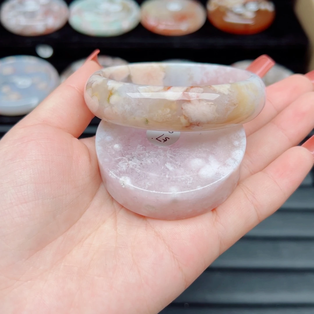 玛瑙/玉髓手镯未镶嵌57