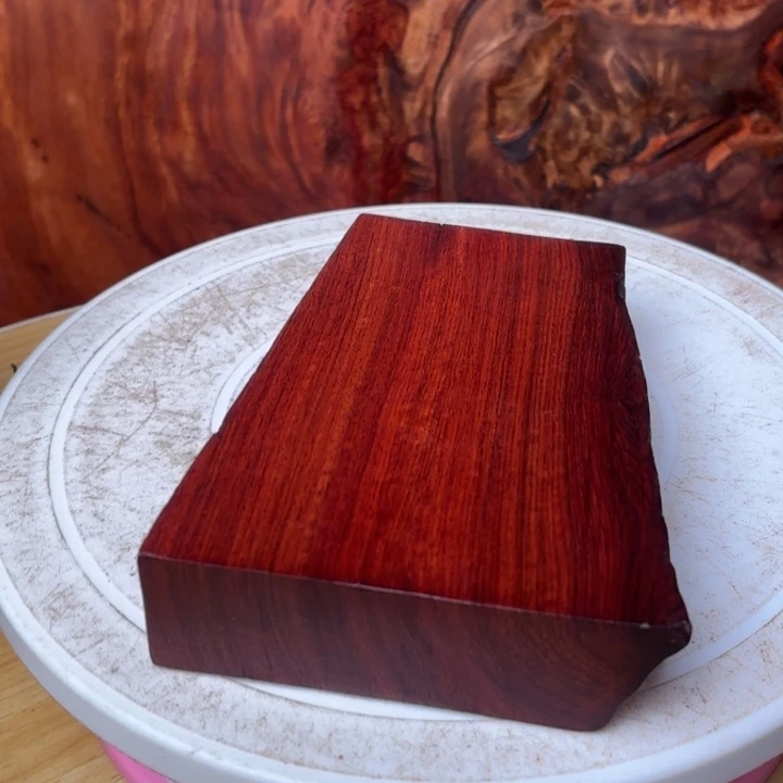 大叶紫檀（黑酸枝木类）