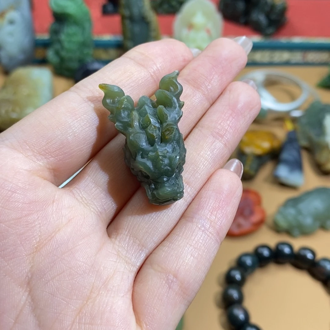 和田玉颈饰未镶嵌定制