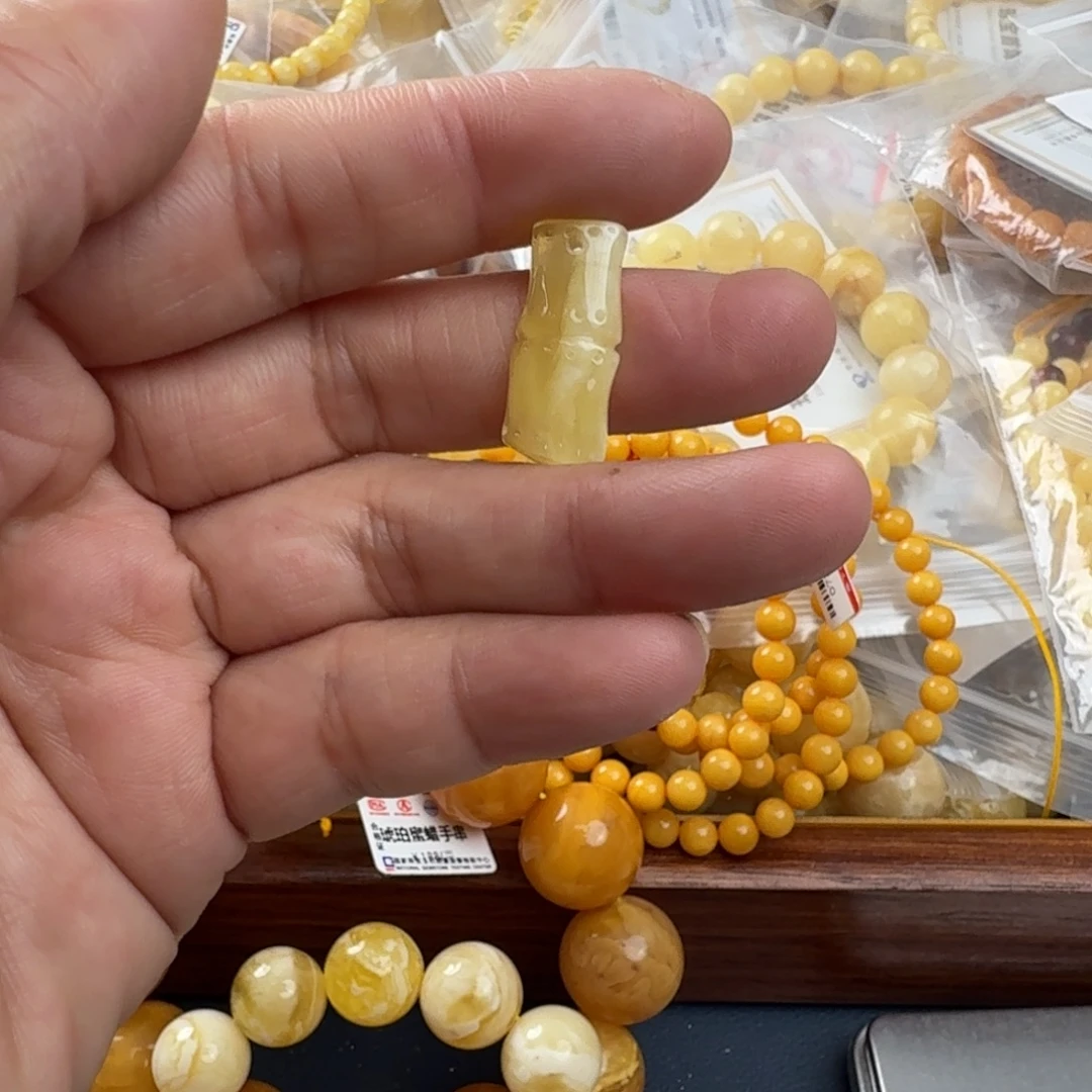 琥珀未镶嵌珠宝奇石