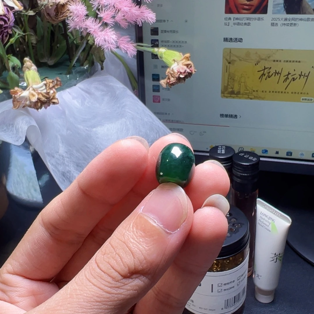 翡翠未镶嵌颈饰翡翠挂件