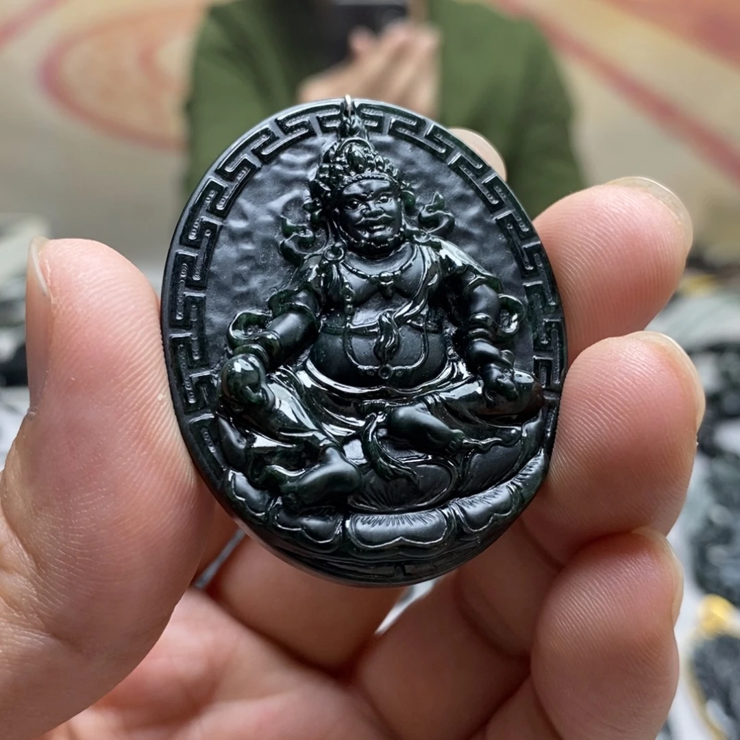 翡翠未镶嵌颈饰黄财