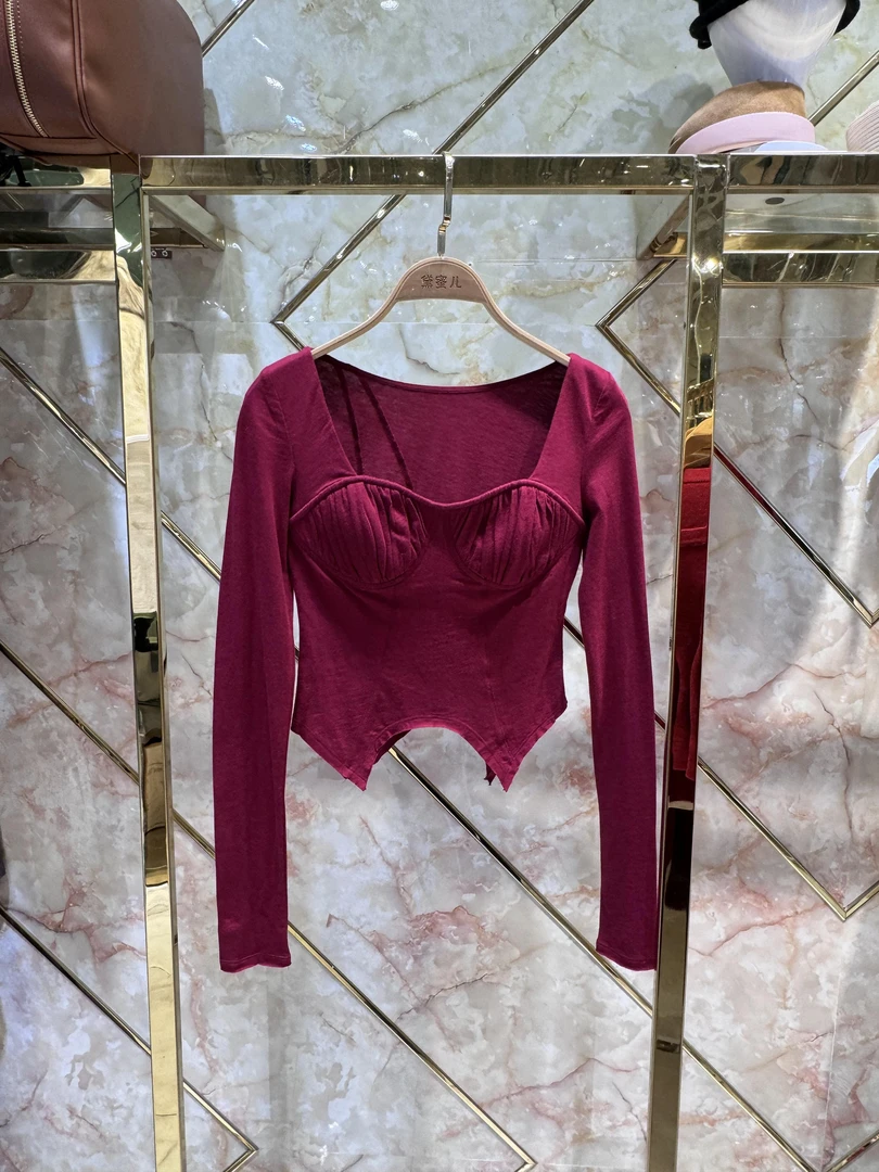 黛蜜儿2025新款胸型不规则上衣