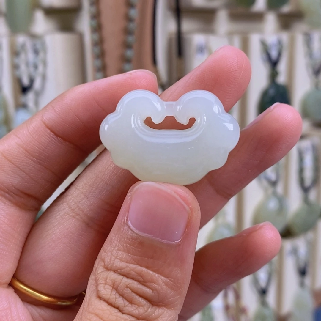 抹***乐和田玉未镶嵌颈饰