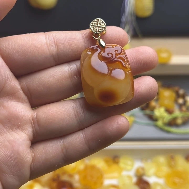 蜜蜡颈饰未镶嵌蜜蜡吊坠