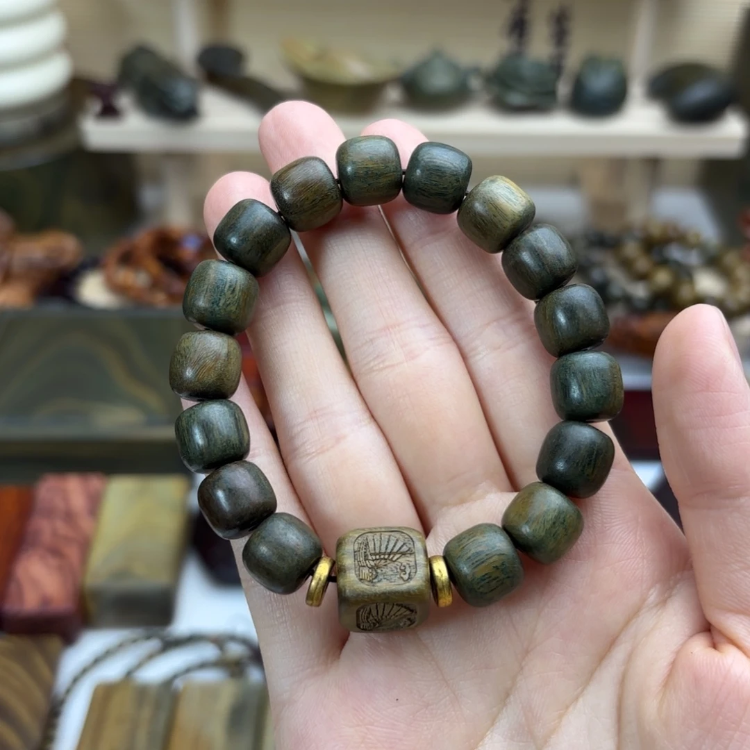 大***子木绿檀木料工艺品