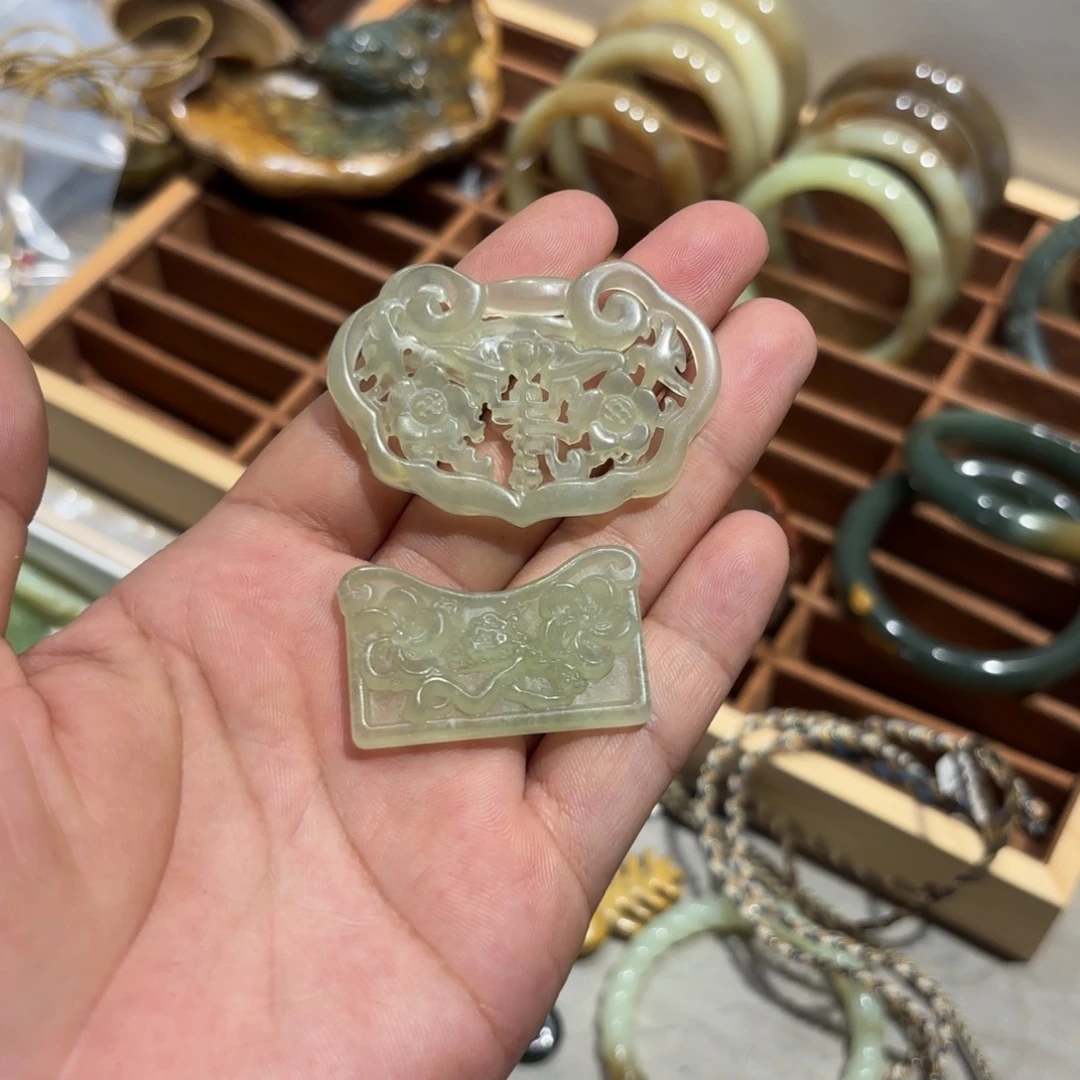 未镶嵌岫玉颈饰预售