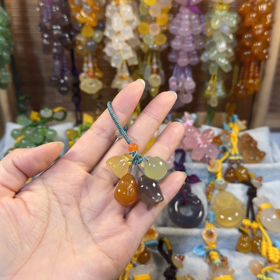 W****玛瑙/玉髓未镶嵌钥匙挂件福利款