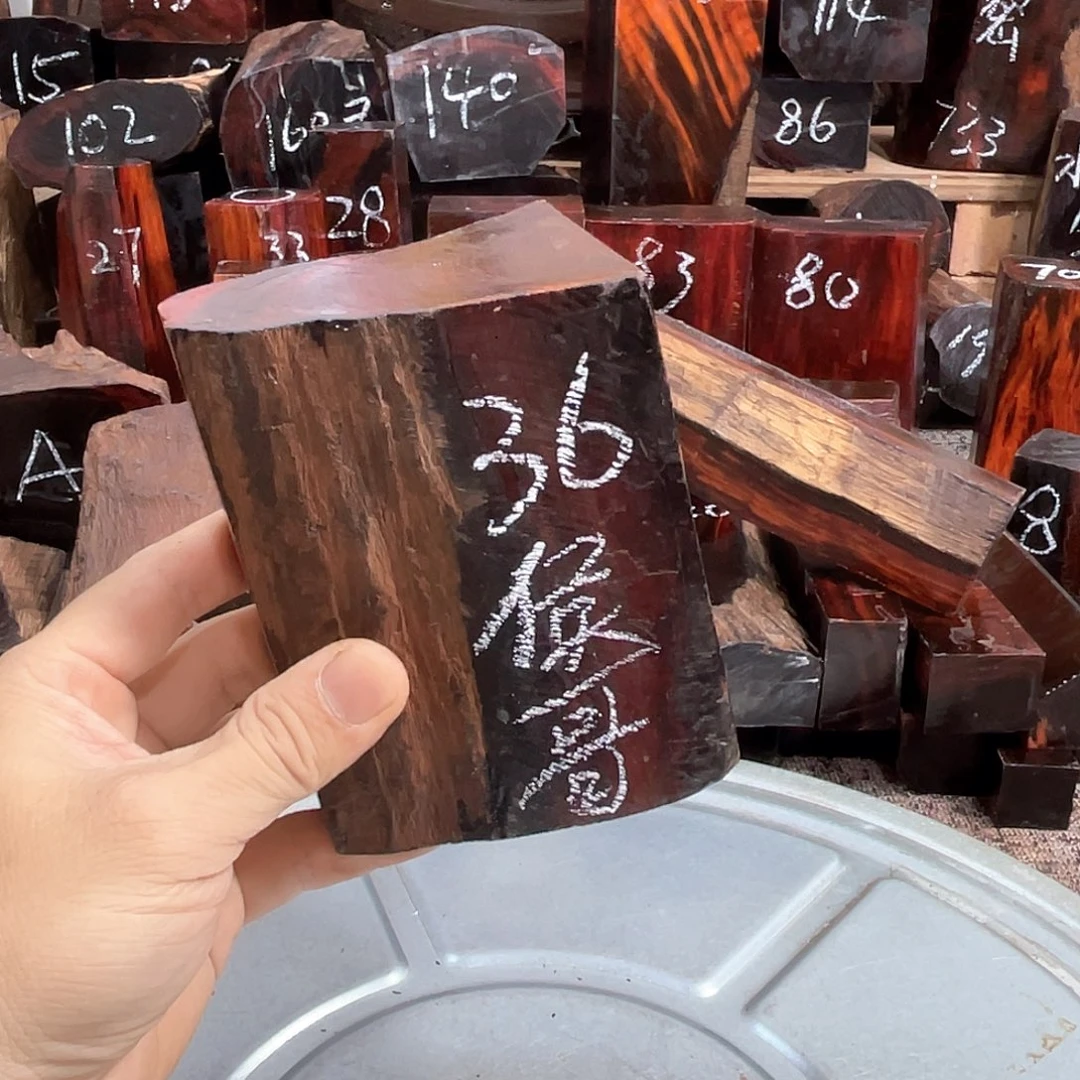 交趾黄檀（大红酸枝）