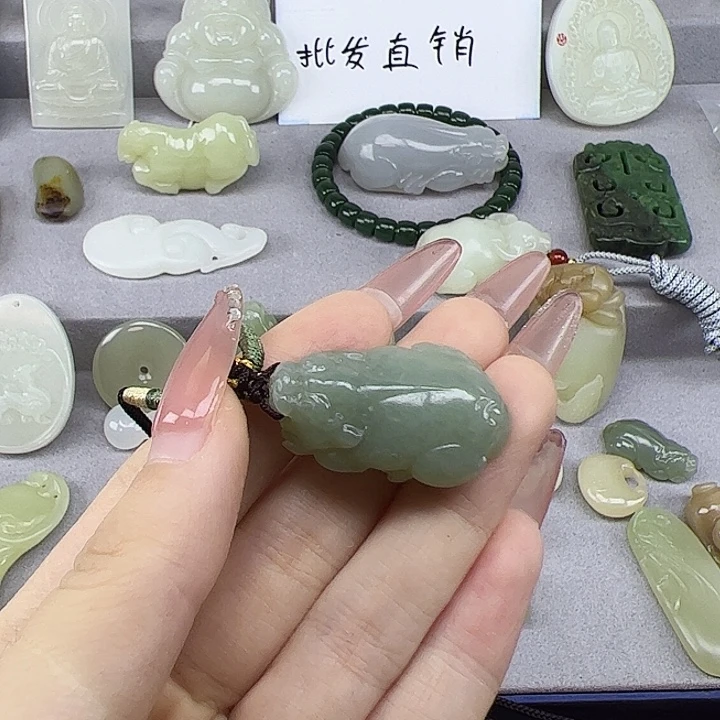 颈饰未镶嵌和田玉
