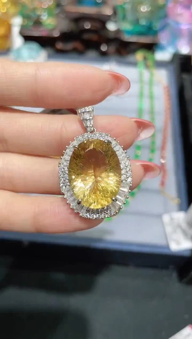 S925银镶嵌黄晶吊坠