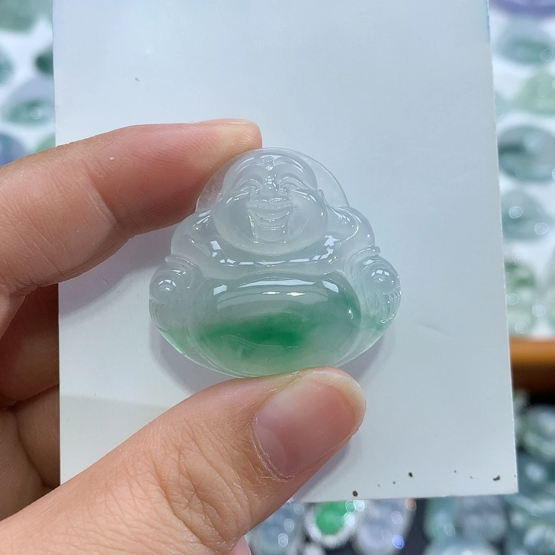 翡翠未镶嵌颈饰佛