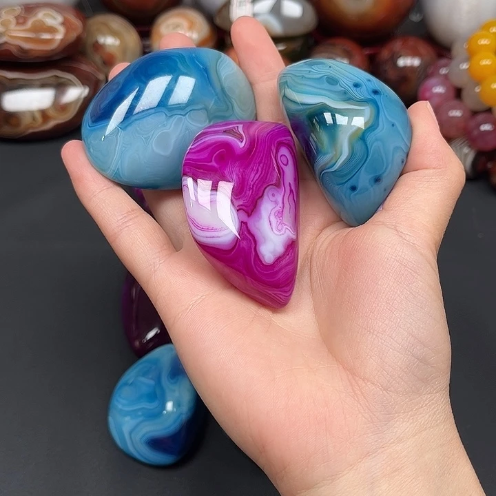 未镶嵌玛瑙/玉髓珠宝奇石思***人