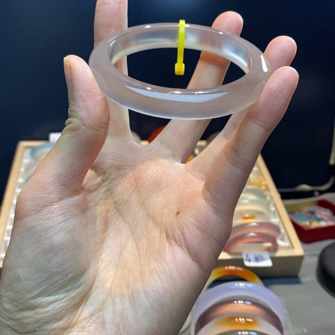 ￡***￡玛瑙/玉髓未镶嵌手镯