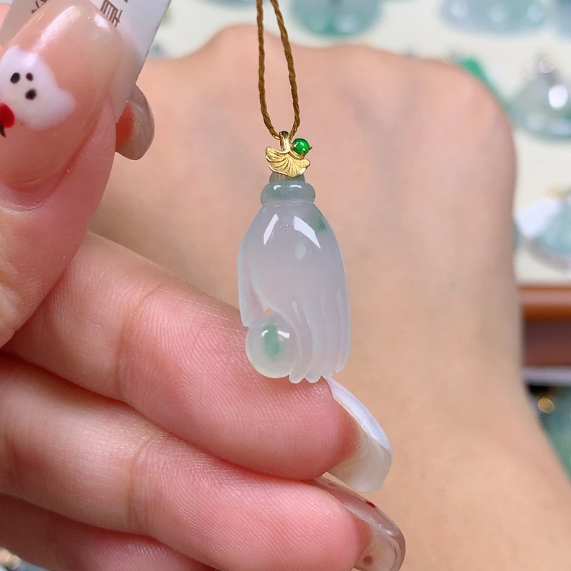【闪购商品】翡翠18K金镶嵌颈饰闪****?佛手
