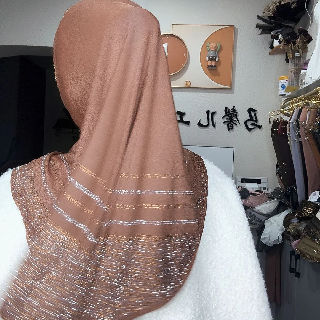 三醋酯纤维砖红色