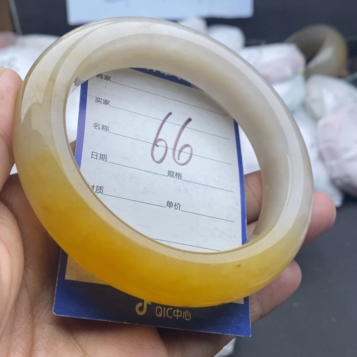 石英质玉手镯未镶嵌