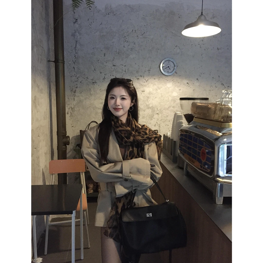 复古气质高级感卡其色中长款风衣女2025年秋季新款廓形双排扣外套