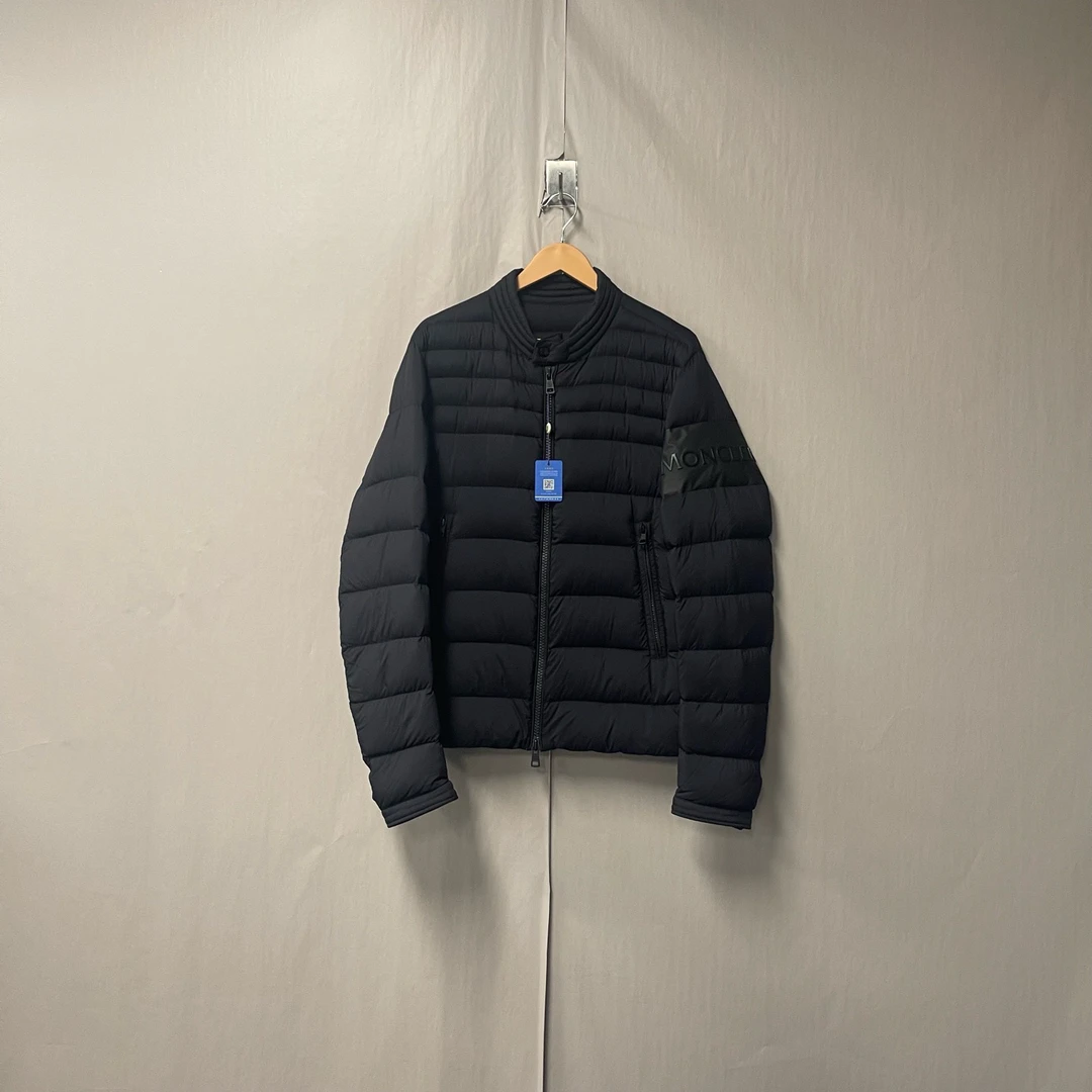 未使用 MONCLER 袖标浮雕鹅绒羽绒服 3码 #8816