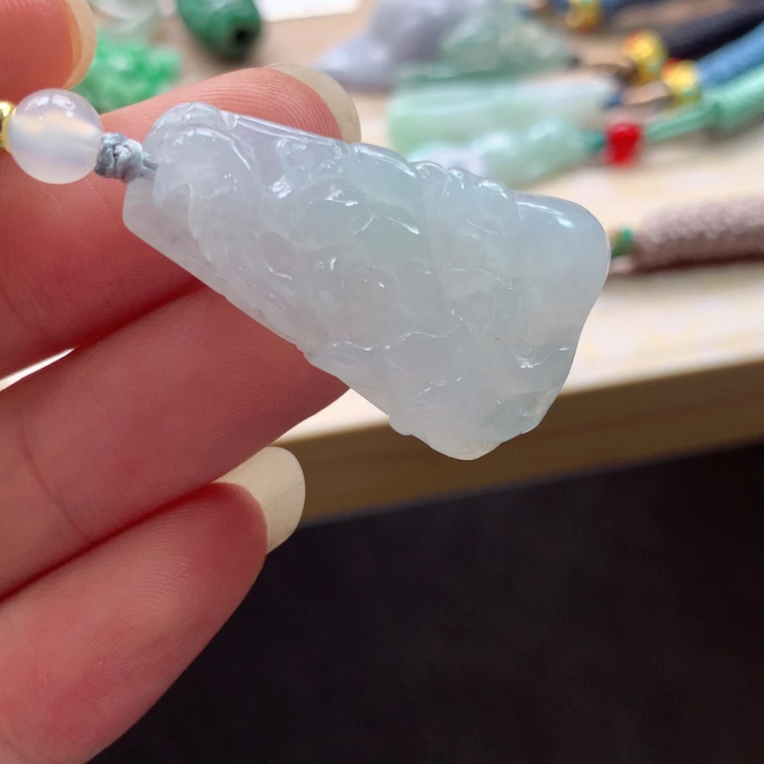 翡翠未镶嵌颈饰吊坠