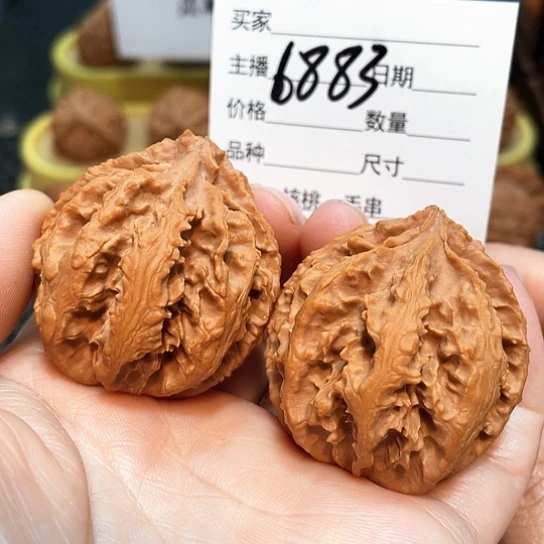 文玩核桃把件38全品野生八棱灯笼6883