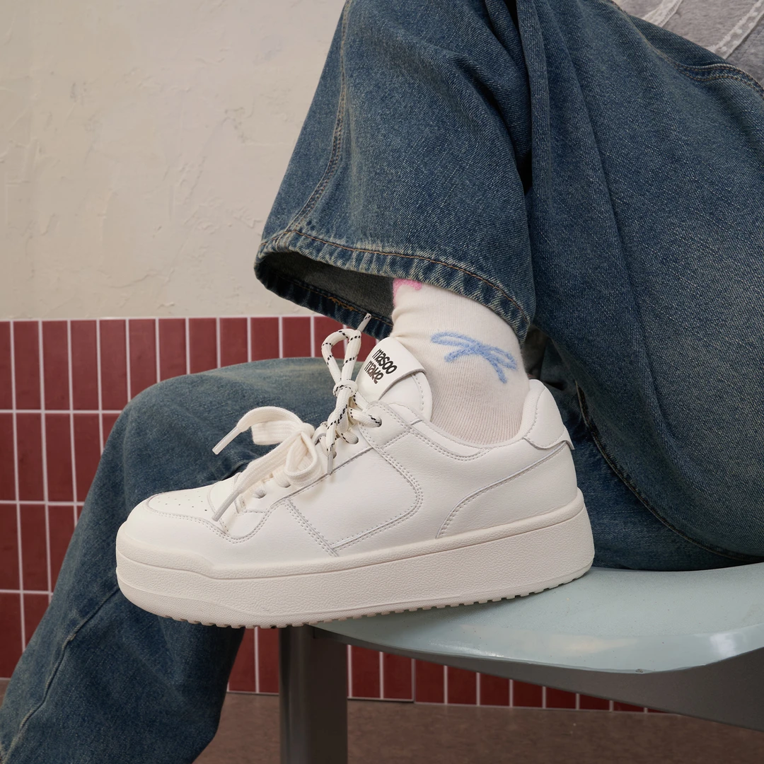 玛速主义2025年冬季新款厚底百搭休闲板鞋轻便运动单鞋学生小白鞋