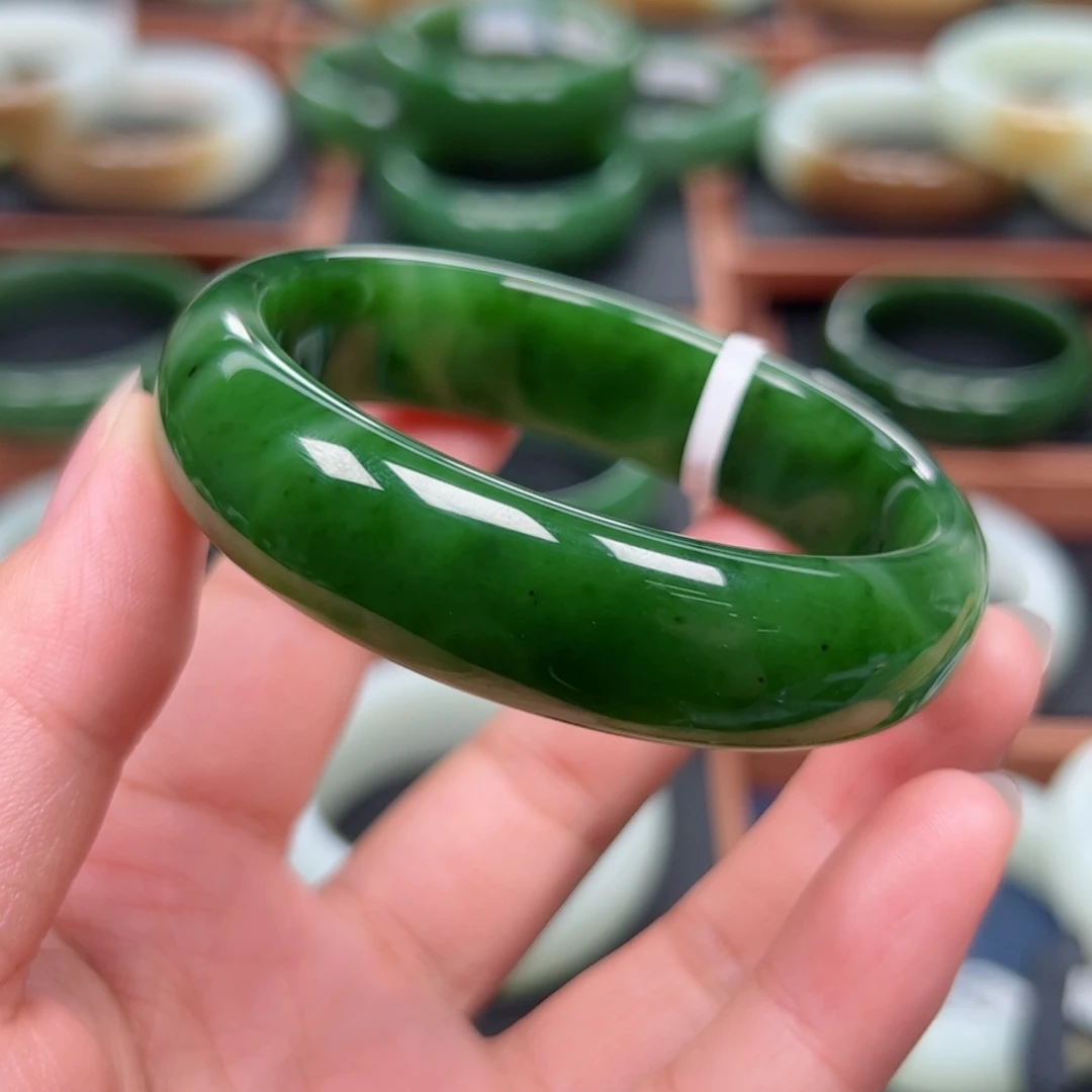 未镶嵌手镯和田玉（碧玉）