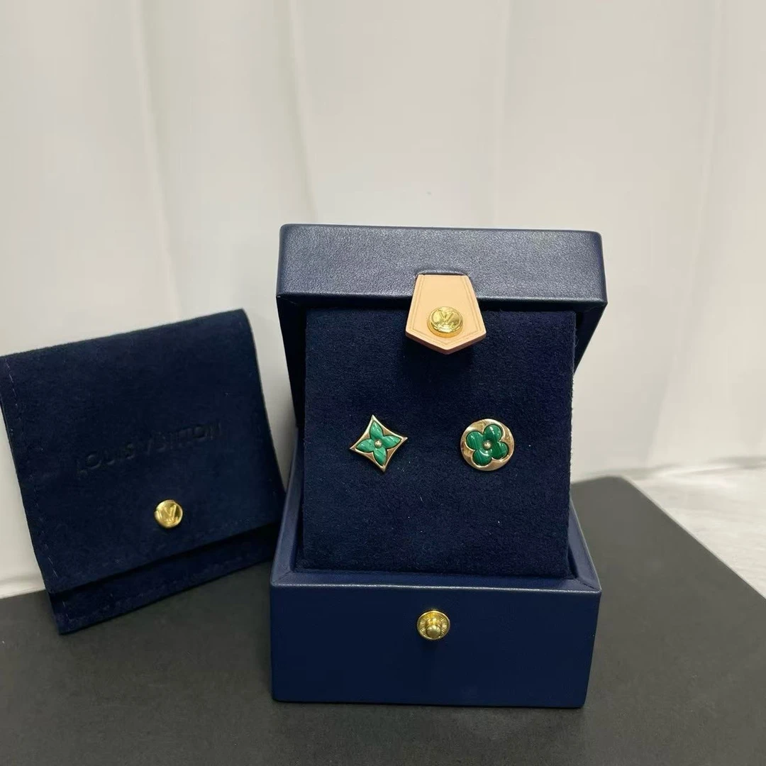 95新 LouisVuitton/路易威登 坤球奢选lv不对称耳钉