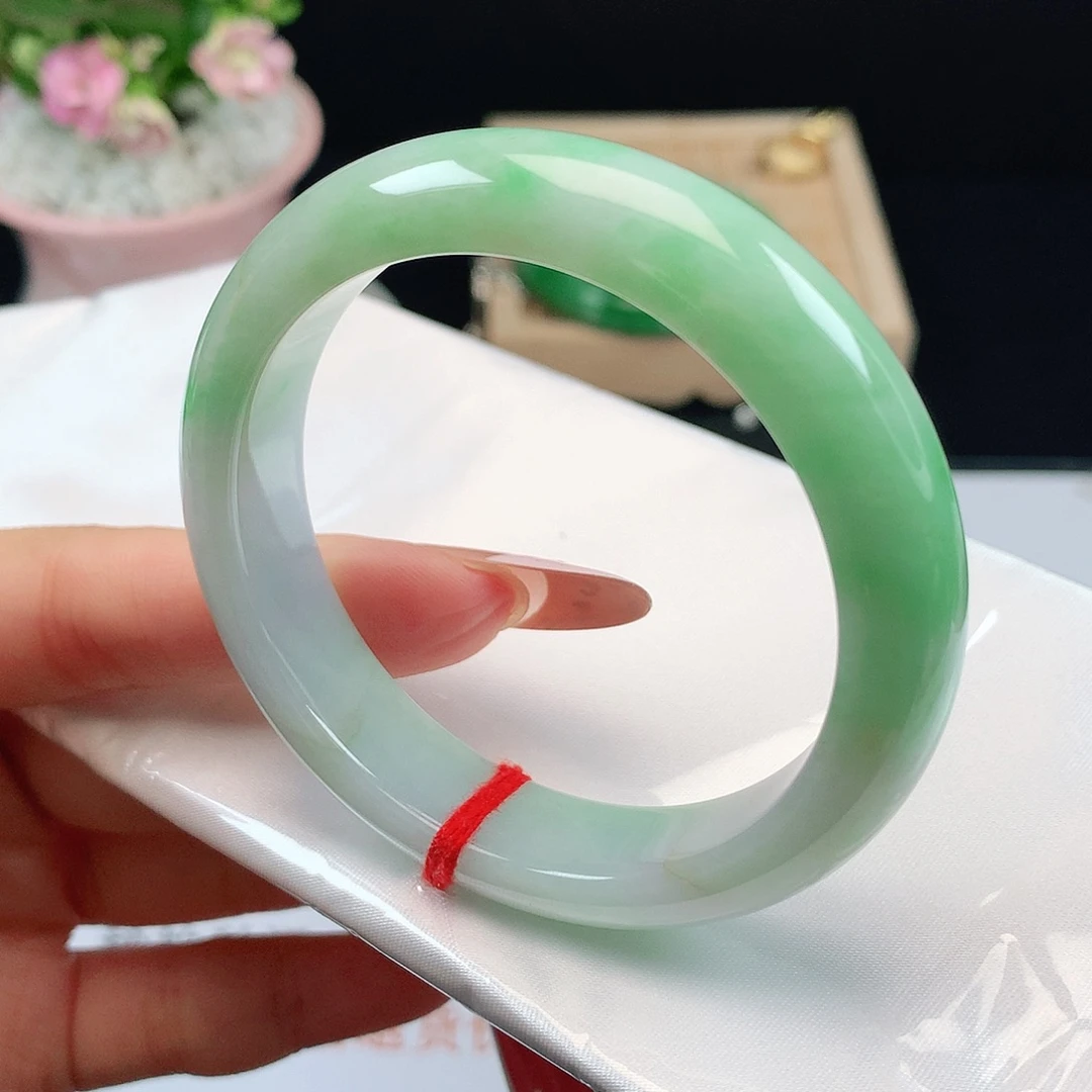 翡翠未镶嵌手镯1822