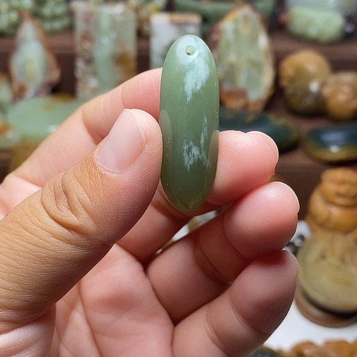 岫岩老玉（透闪石质玉）未镶嵌颈饰