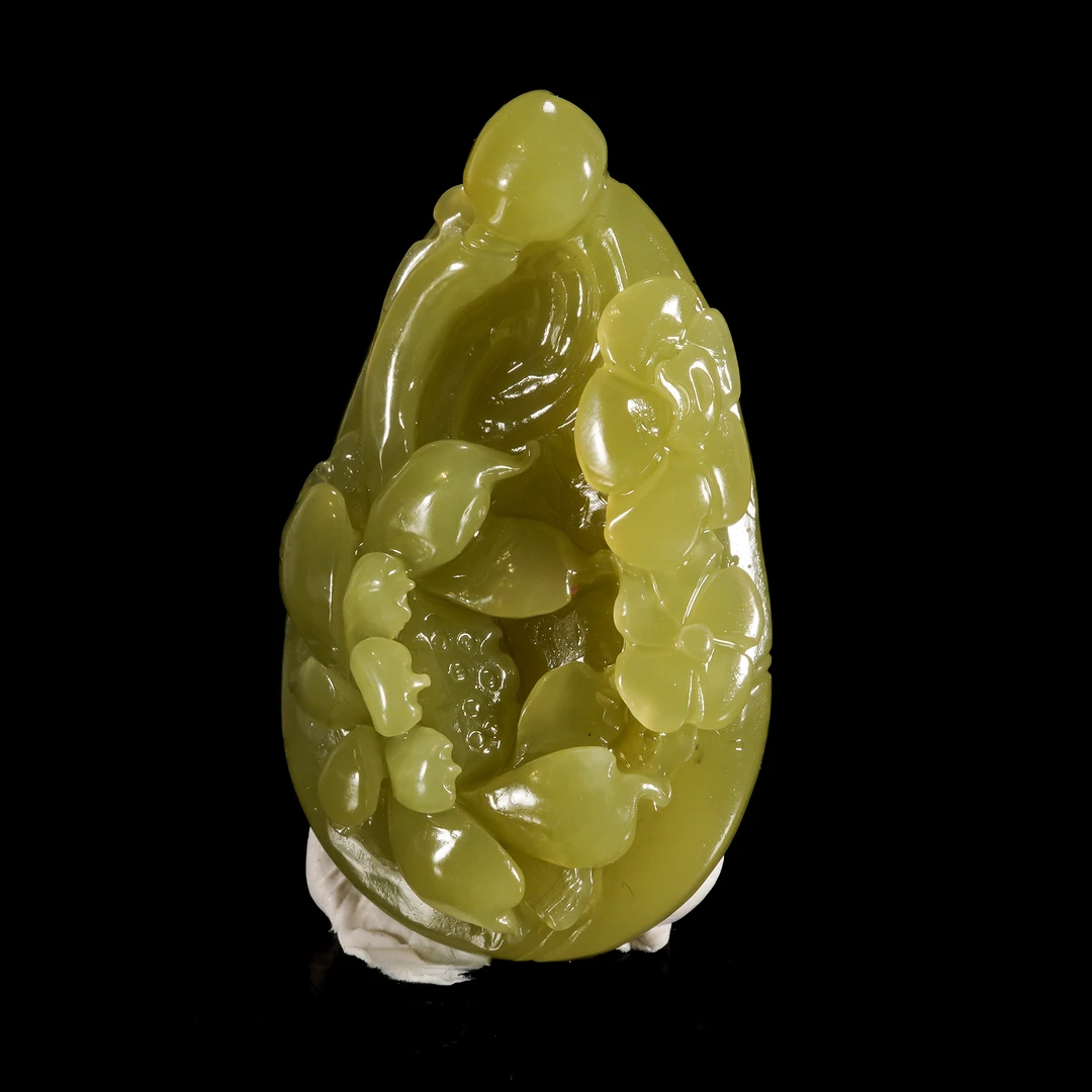 LOT.003和田玉巧雕花卉纹佩/X4116