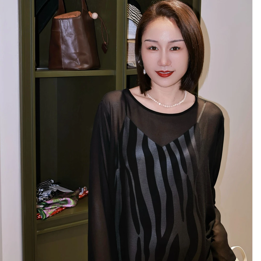 葭恩宽松拼蕾丝乔其纱纯色上衣25C092