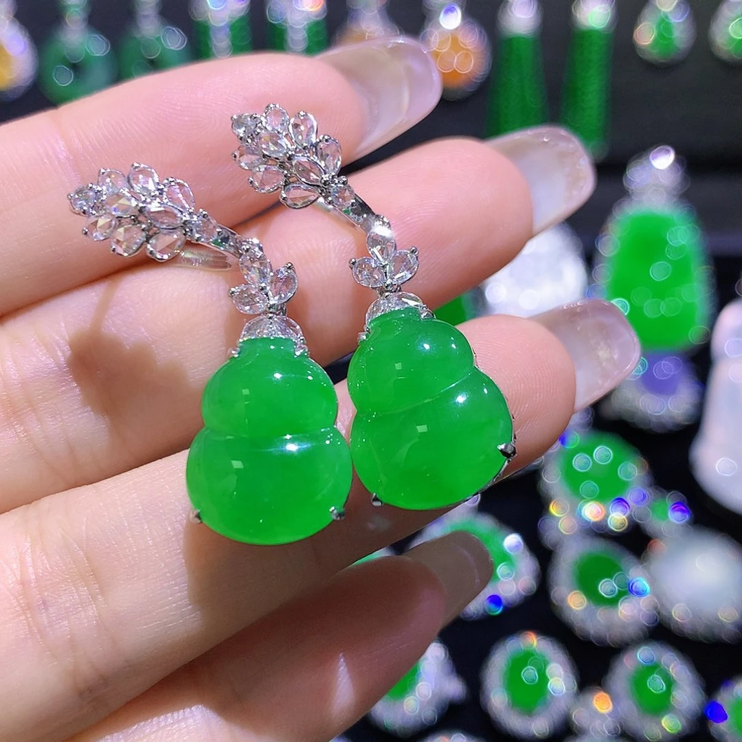 翡翠18K金镶嵌耳饰高冰满绿葫芦耳坠一刀切