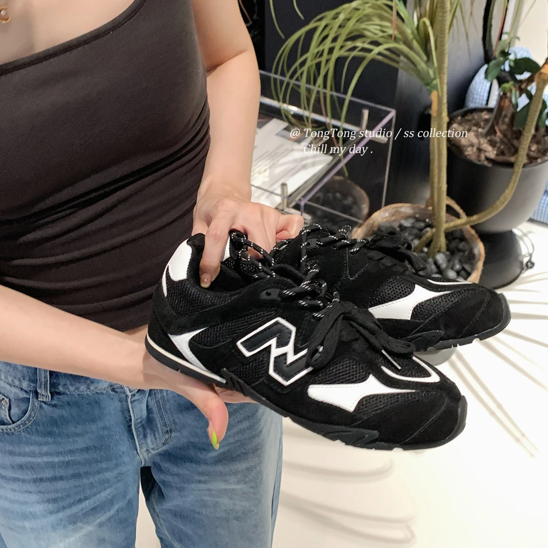 TONG潼潼复古黑白拼色内增高德训鞋女N字网面透气薄底运动阿甘鞋