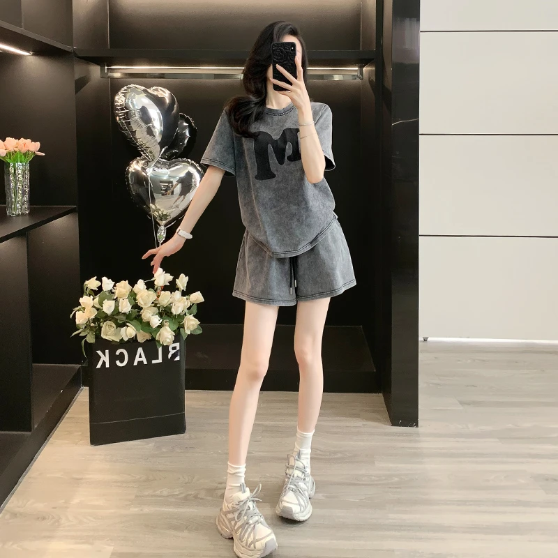 灰色运动休闲套装女夏2025新款时尚洋气高级感短袖短裤两件套显瘦