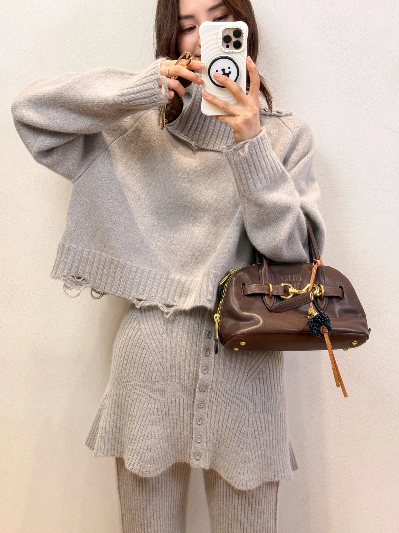 【DQ Natural】破坏设计配围脖细腻羊毛毛织上衣 775380