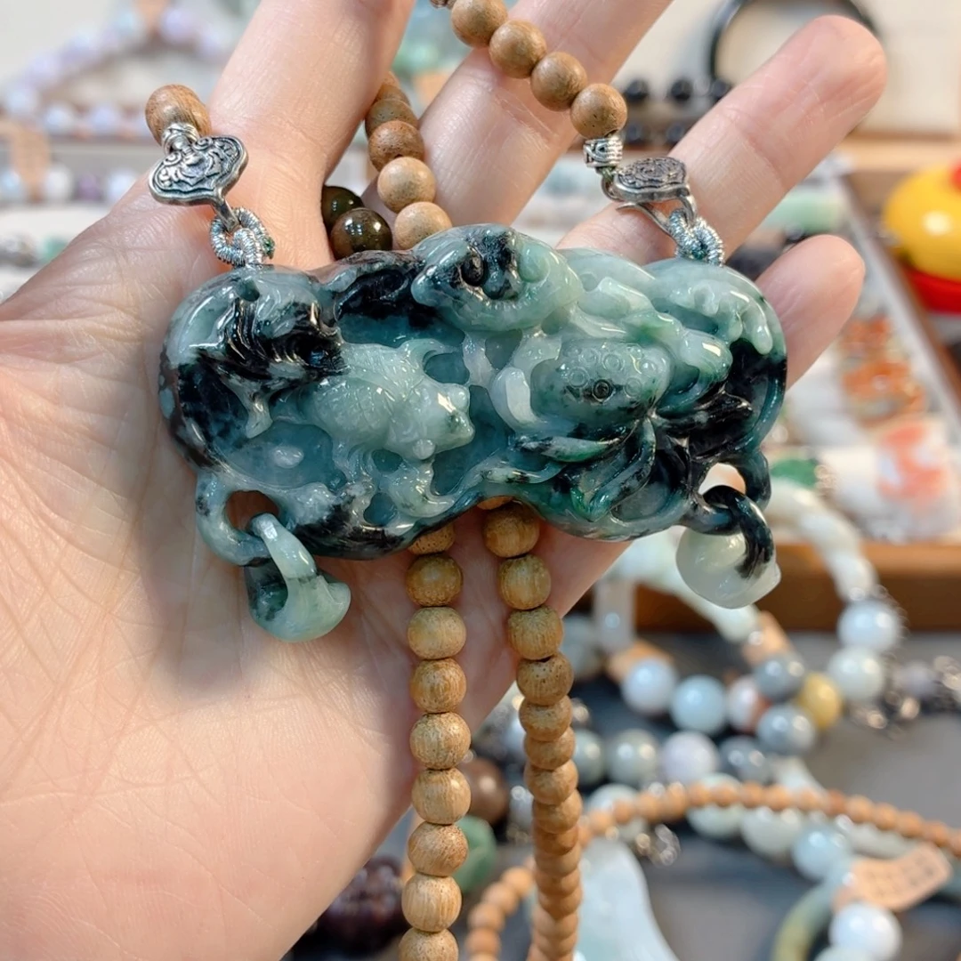 寒***山翡翠未镶嵌颈饰手串