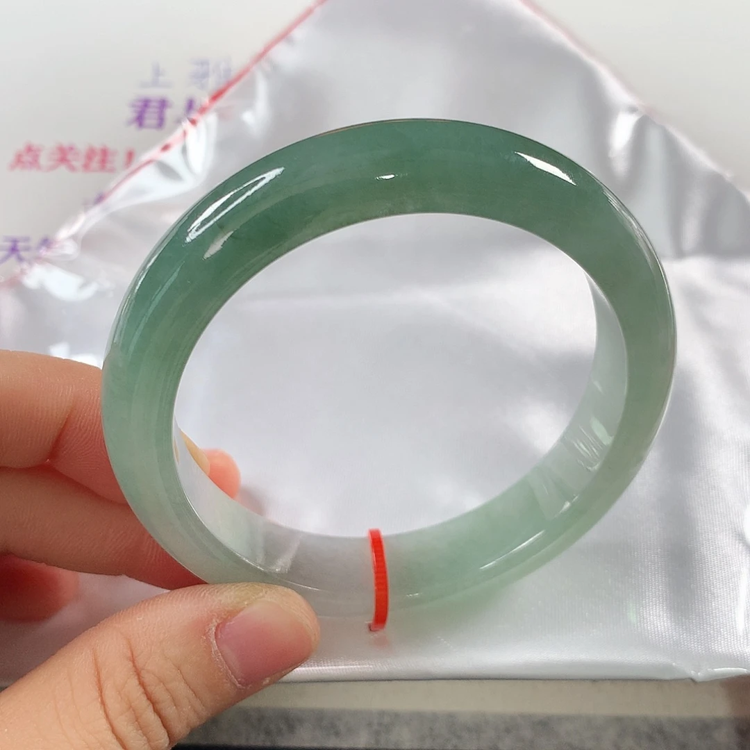 翡翠手镯未镶嵌 正圈①①②